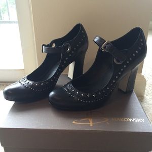 B Makowsky Sasha black leather mary jane